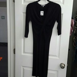 ⬇️NWT Black twist front top